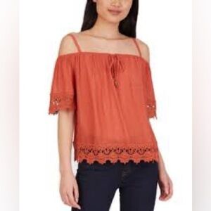 NWT Cato crochet-trim cold-shoulder top in a coral color.women’s size M